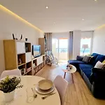 Beachfront Dream: Prime Location With Sea Views * Fuengirola