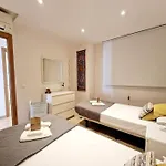 Apartment Beachfront Dream: Prime Location With Sea Views Fuengirola