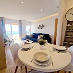 Beachfront Dream: Prime Location With Sea Views Apartment Fuengirola