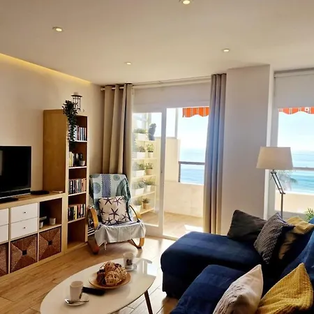 Beachfront Dream: Prime Location With Sea Views Fuengirola