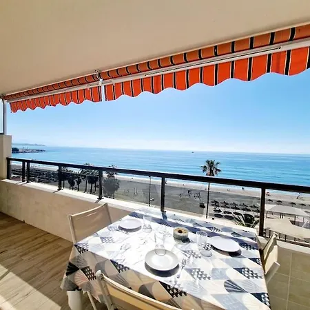 Apartment Beachfront Dream: Prime Location With Sea Views Fuengirola