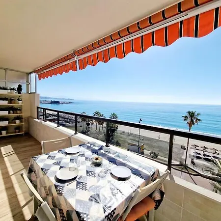 Beachfront Dream: Prime Location With Sea Views Apartment Fuengirola