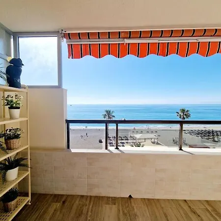 Beachfront Dream: Prime Location With Sea Views * Fuengirola