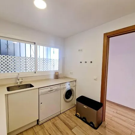 Beachfront Dream: Prime Location With Sea Views Fuengirola