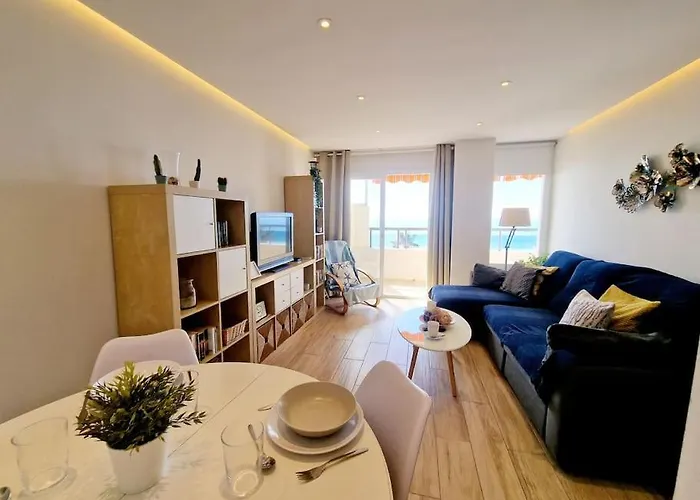 Beachfront Dream: Prime Location With Sea Views * Fuengirola