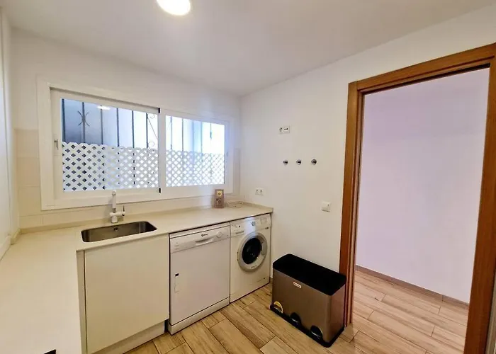 Beachfront Dream: Prime Location With Sea Views Fuengirola