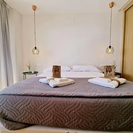 Beachfront Dream: Prime Location With Sea Views * Fuengirola