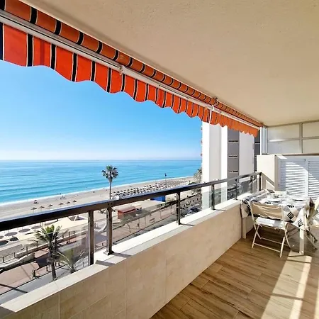 Beachfront Dream: Prime Location With Sea Views Fuengirola