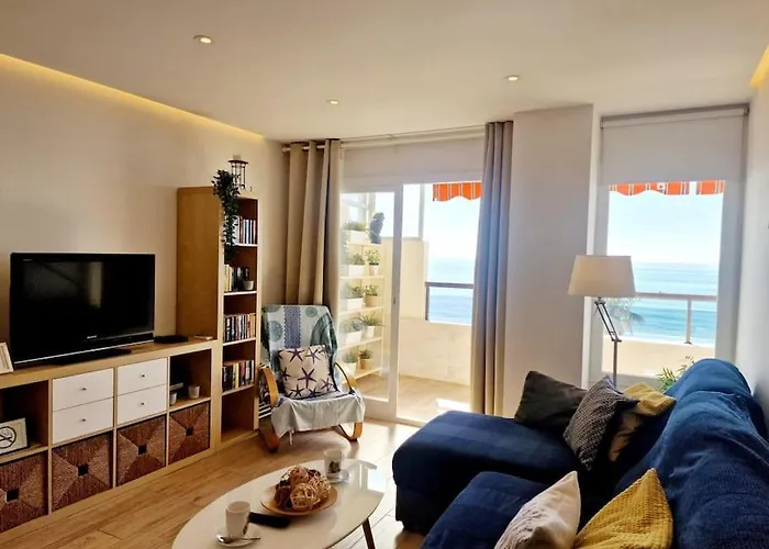 Beachfront Dream: Prime Location With Sea Views フエンヒロラ