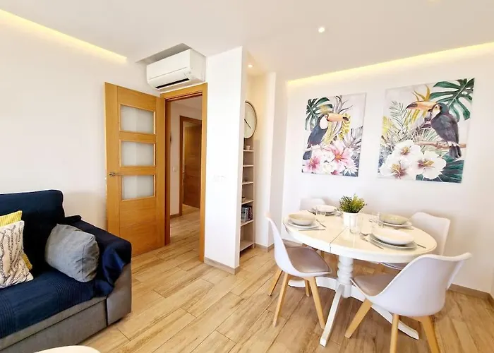 Beachfront Dream: Prime Location With Sea Views アパート *