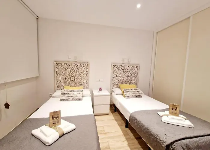 Beachfront Dream: Prime Location With Sea Views Appartement