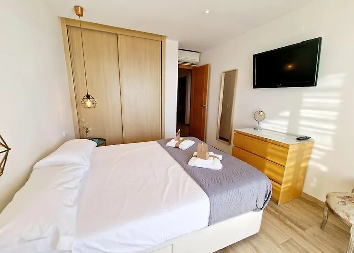 アパート Beachfront Dream: Prime Location With Sea Views