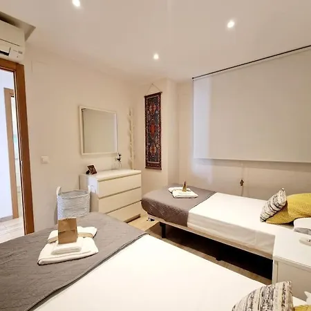 Апартаменты Beachfront Dream: Prime Location With Sea Views Фуэнхирола