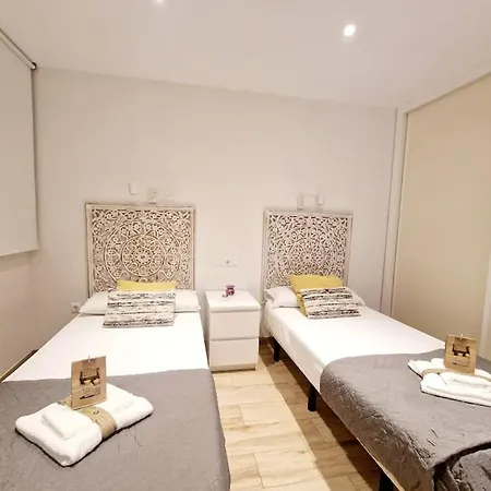 Beachfront Dream: Prime Location With Sea Views Апартаменты